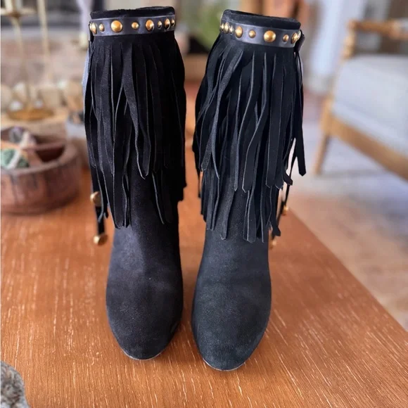 Gucci Black Fringe Heeled Boots with Gold Accents - Picture 3 of 6